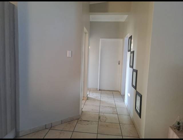 3 BEDROOM APARTMENT FOR SALE IN WATERVAL EAST